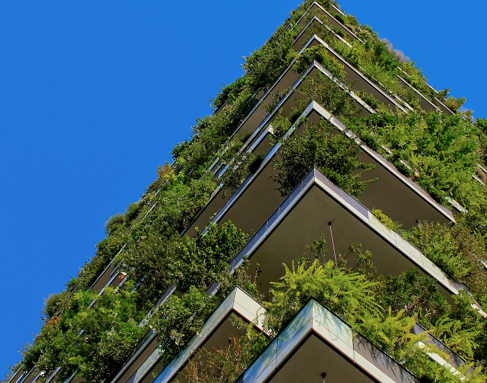 Foto de un edificio de cemento sostenible